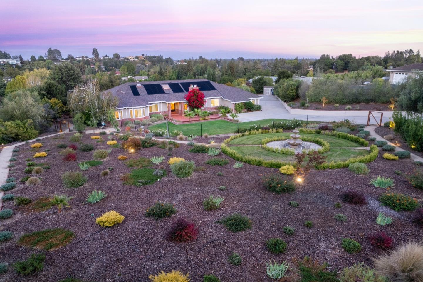 Detail Gallery Image 1 of 1 For 24595 Voorhees Dr, Los Altos Hills,  CA 94022 - 5 Beds | 6 Baths