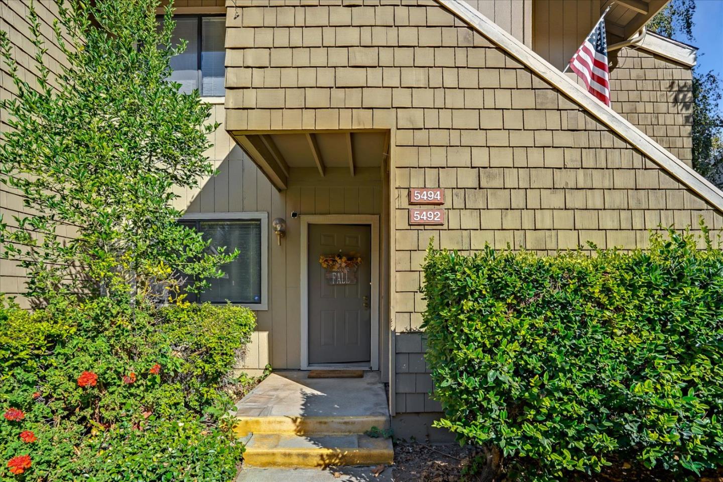 Detail Gallery Image 1 of 1 For 5492 Makati Cir, San Jose,  CA 95123 - 1 Beds | 1 Baths