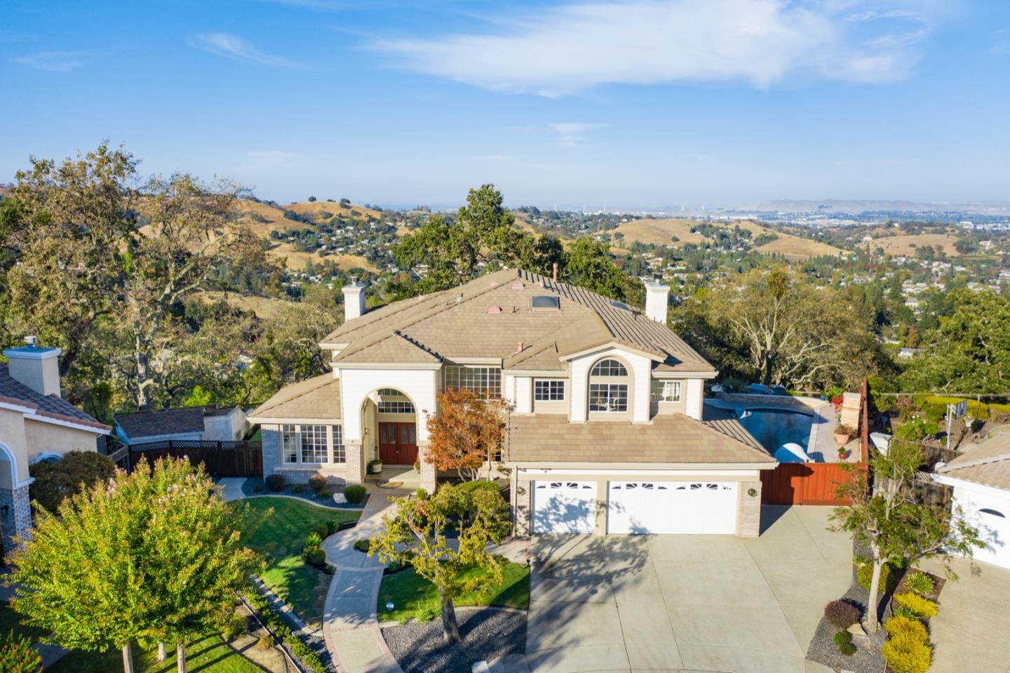 Detail Gallery Image 1 of 1 For 26 Julie Highlands Ct, Lafayette,  CA 94549 - 4 Beds | 3/1 Baths