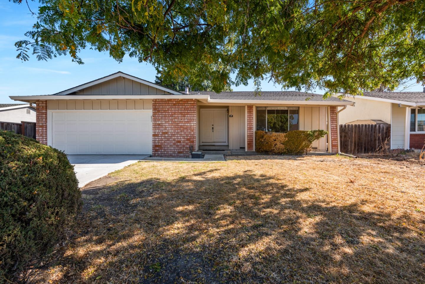 Detail Gallery Image 1 of 1 For 5562 Shadowcrest Way, San Jose,  CA 95123 - 3 Beds | 2 Baths