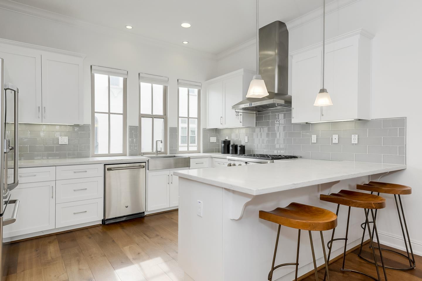 Detail Gallery Image 1 of 1 For 109 Fairchild Dr, Mountain View,  CA 94043 - 3 Beds | 2/1 Baths