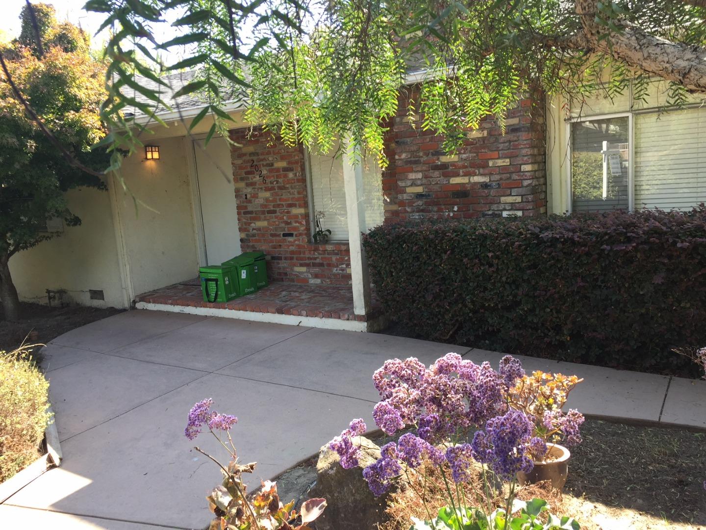 Detail Gallery Image 1 of 1 For 2026 Alice St, Santa Cruz,  CA 95062 - 3 Beds | 2 Baths
