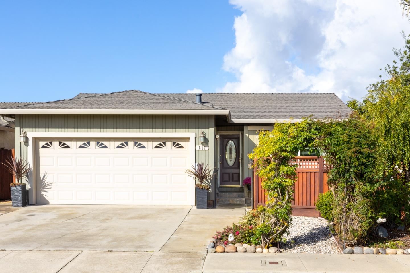 Detail Gallery Image 1 of 1 For 817 Delta Way, Watsonville,  CA 95076 - 2 Beds | 2 Baths