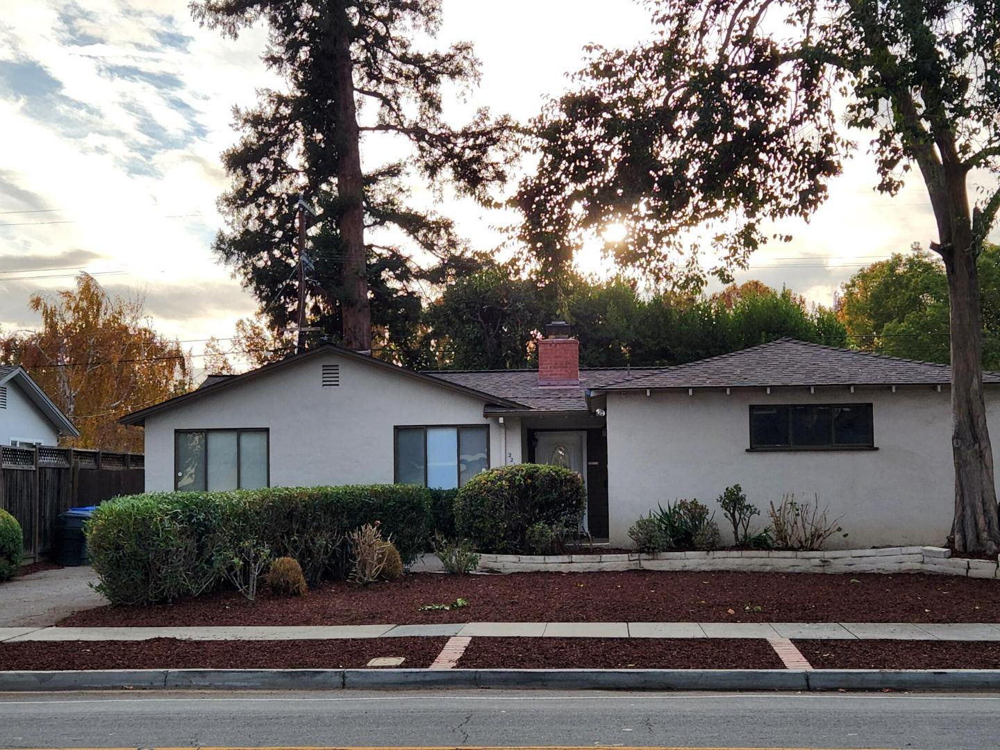 Detail Gallery Image 1 of 1 For 2213 Hicks Ave, San Jose,  CA 95125 - 2 Beds | 1/1 Baths