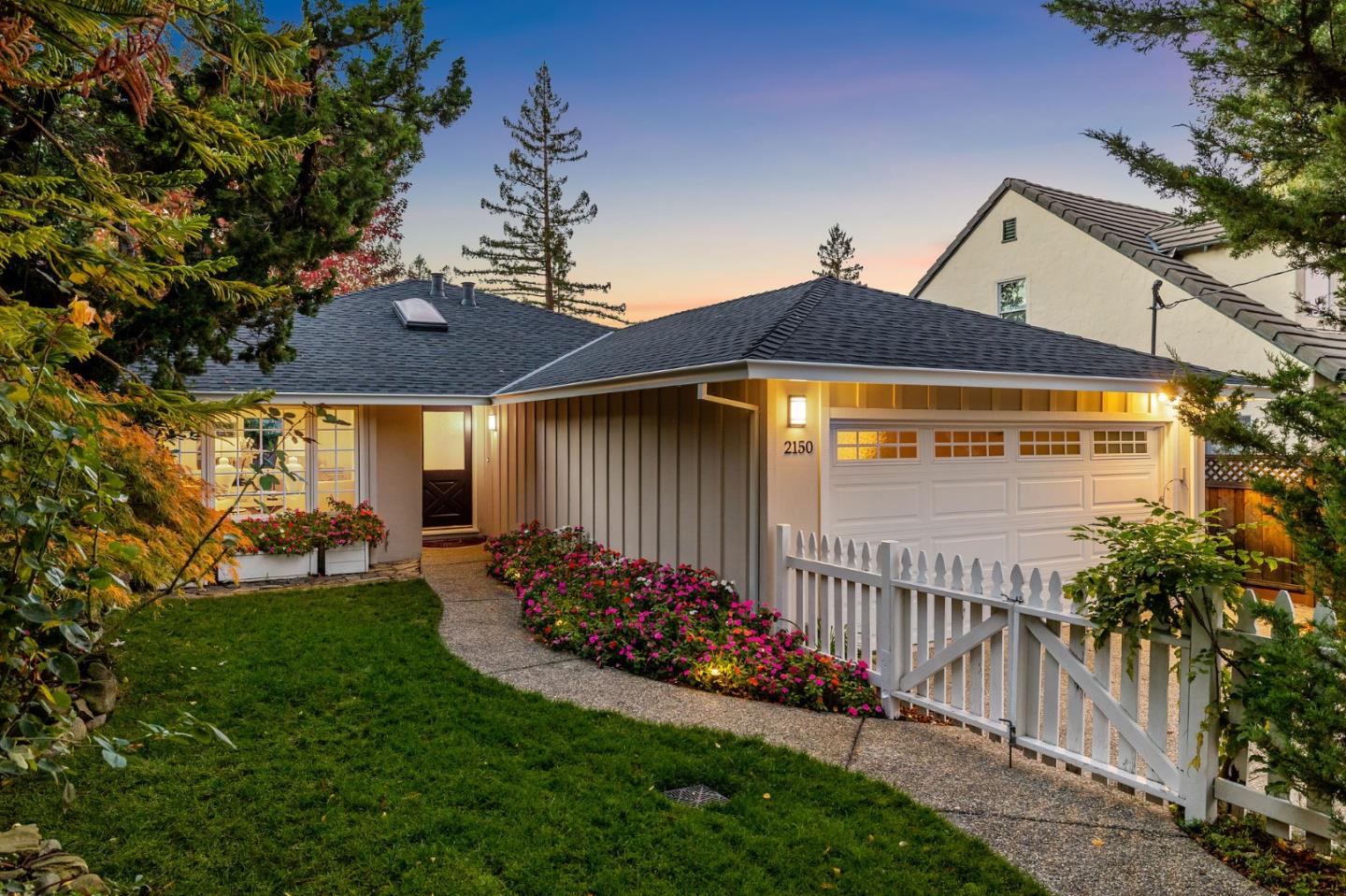 Detail Gallery Image 1 of 1 For 2150 Camino a Los Cerros, Menlo Park,  CA 94025 - 3 Beds | 2 Baths