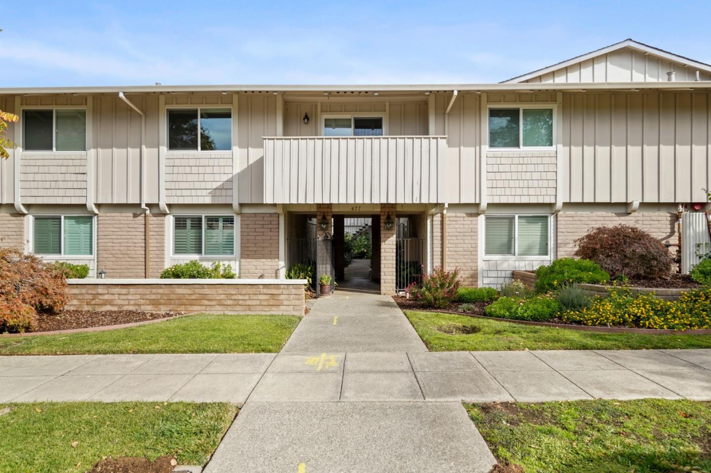 Detail Gallery Image 1 of 26 For 477 Lassen St #6,  Los Altos,  CA 94022 - 2 Beds | 2 Baths