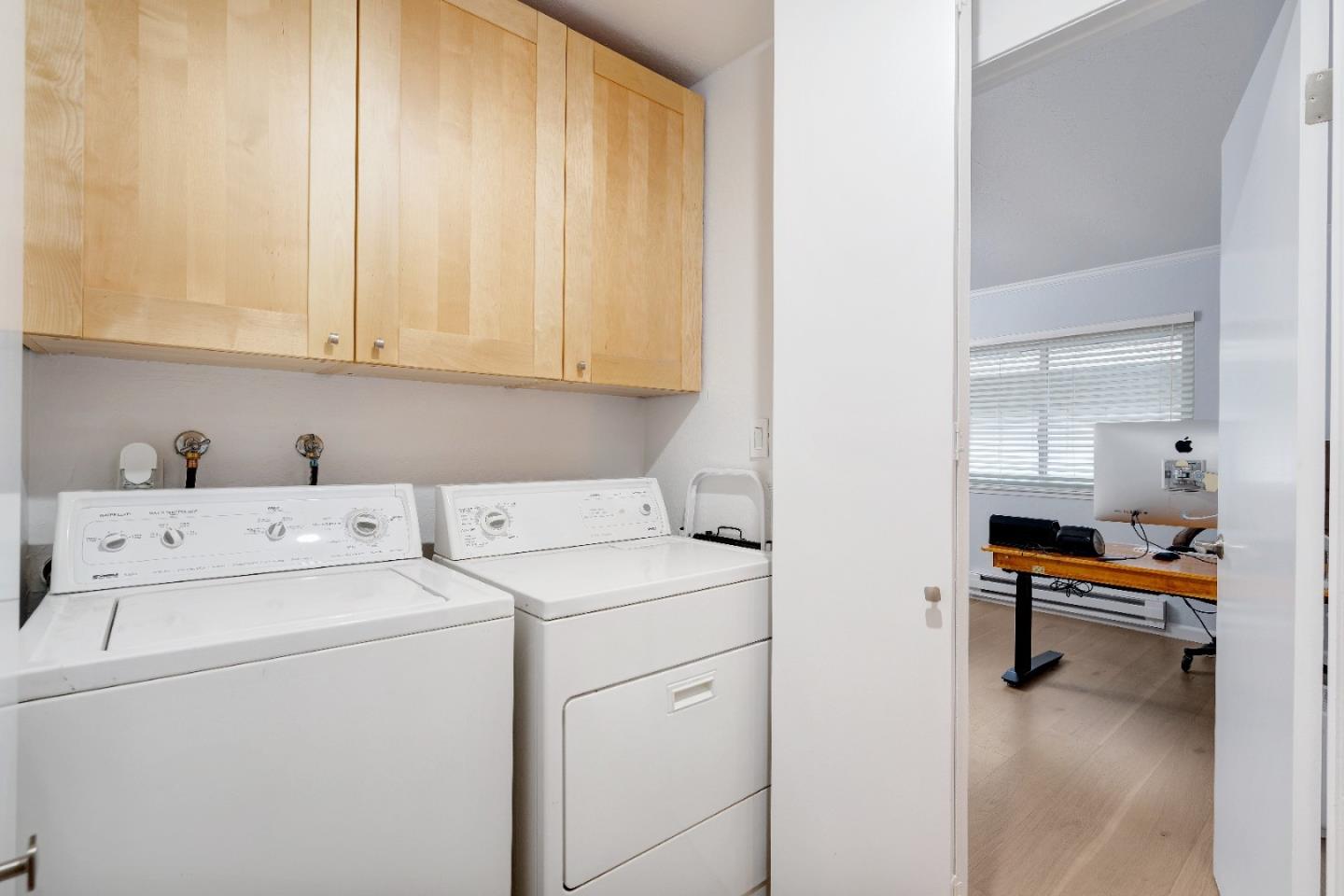 Detail Gallery Image 23 of 26 For 477 Lassen St #6,  Los Altos,  CA 94022 - 2 Beds | 2 Baths