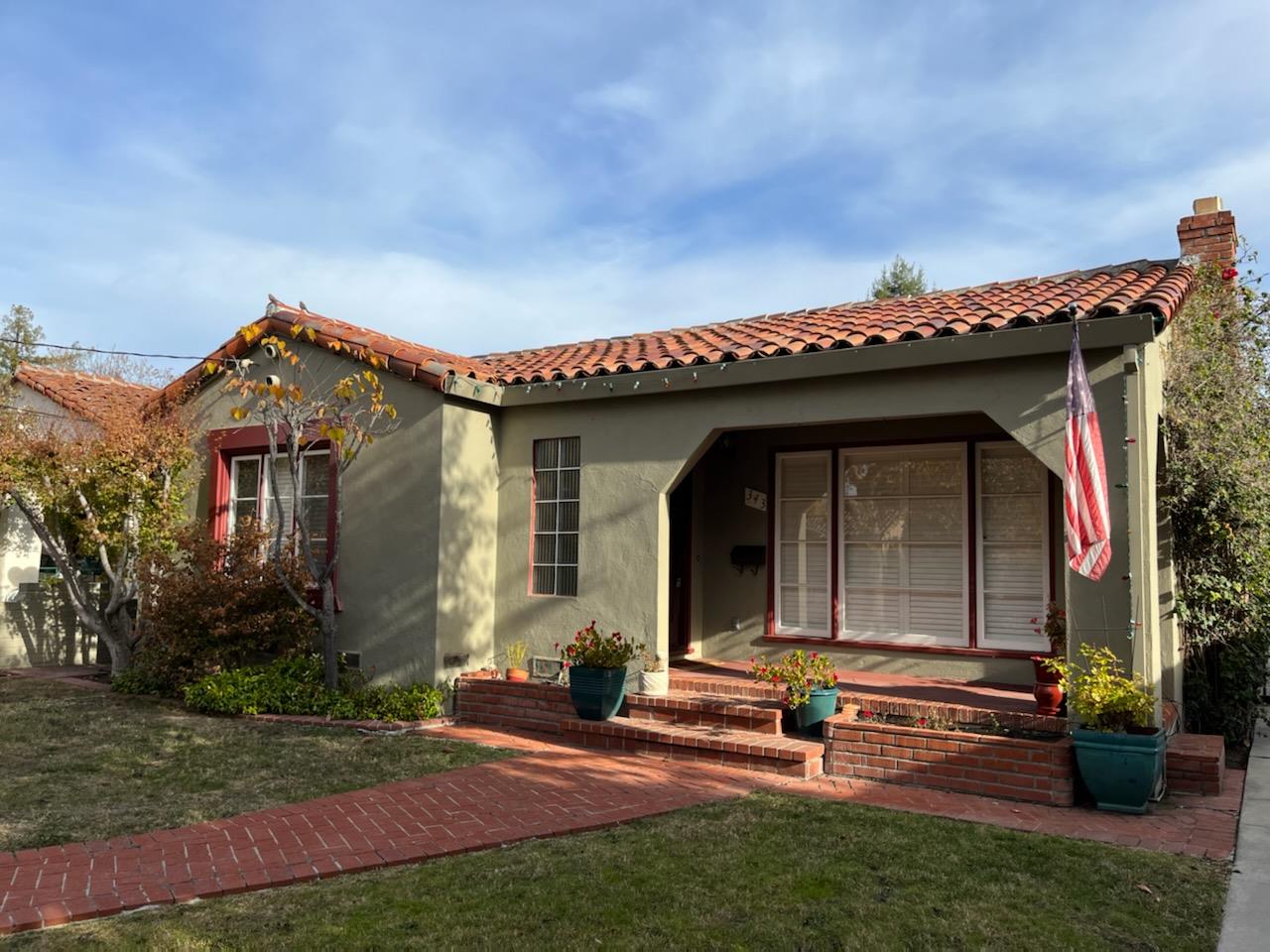 Detail Gallery Image 1 of 1 For Address Not Disclosed, Redwood City,  CA 94062 - 3 Beds | 2 Baths