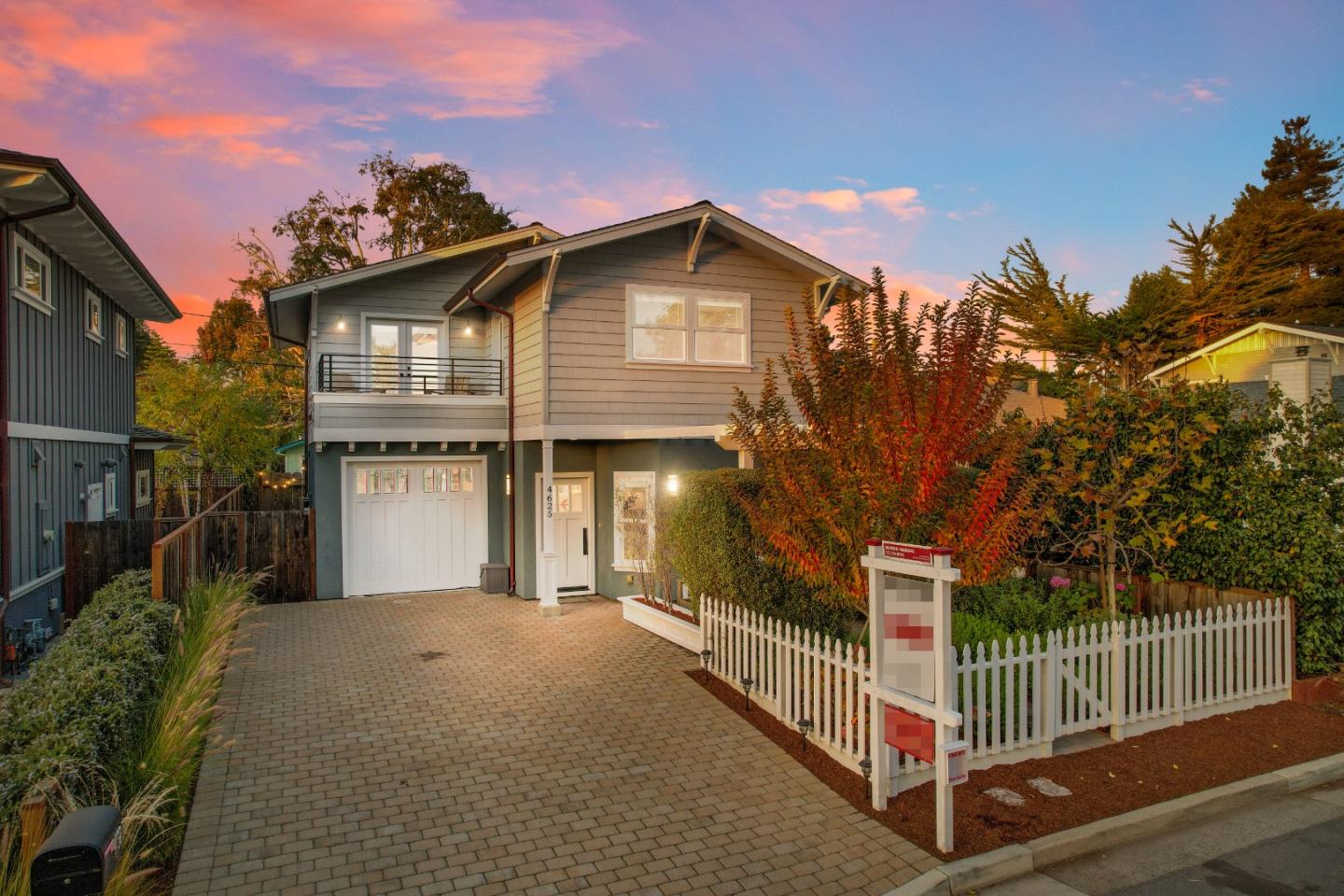 Detail Gallery Image 1 of 1 For 4625 Emerald St, Capitola,  CA 95010 - 3 Beds | 2/1 Baths