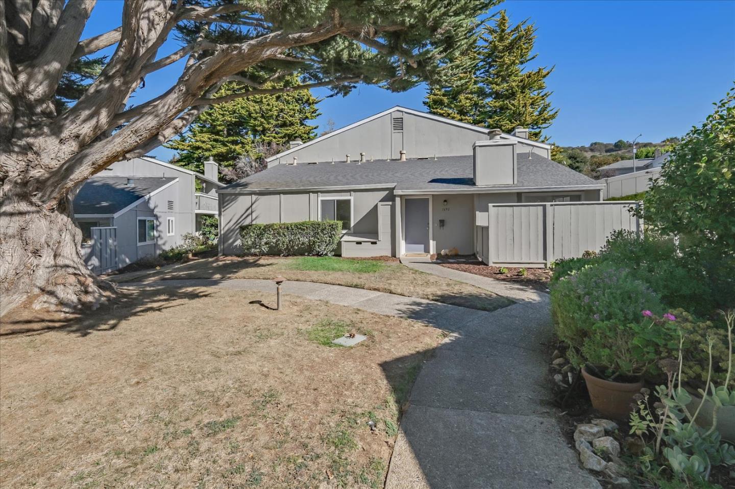 Detail Gallery Image 1 of 1 For 1690 Dolphin Dr, Aptos,  CA 95003 - 2 Beds | 1/1 Baths