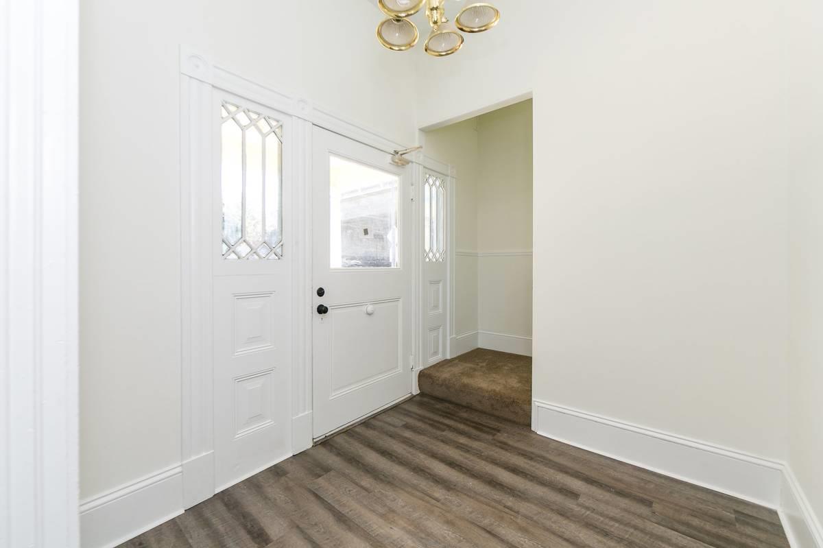 Detail Gallery Image 5 of 66 For 627 S 3rd St, San Jose,  CA 95112 - 9 Beds | 3/1 Baths