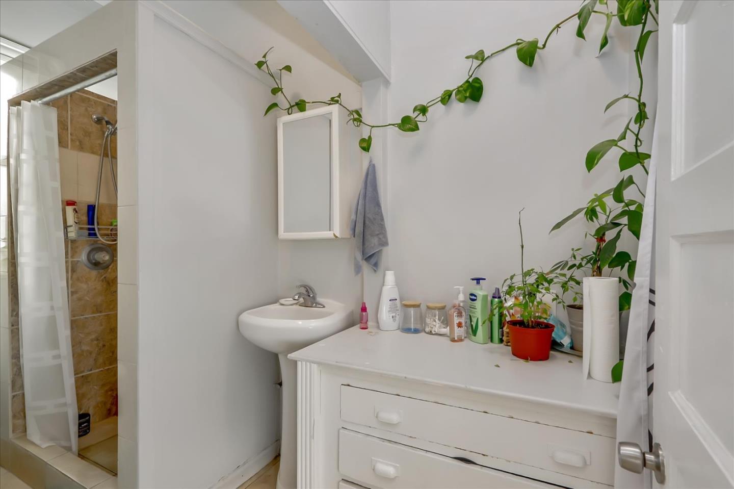 Detail Gallery Image 50 of 66 For 627 S 3rd St, San Jose,  CA 95112 - 9 Beds | 3/1 Baths