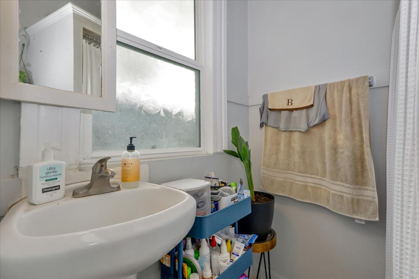 Detail Gallery Image 52 of 66 For 627 S 3rd St, San Jose,  CA 95112 - 9 Beds | 3/1 Baths