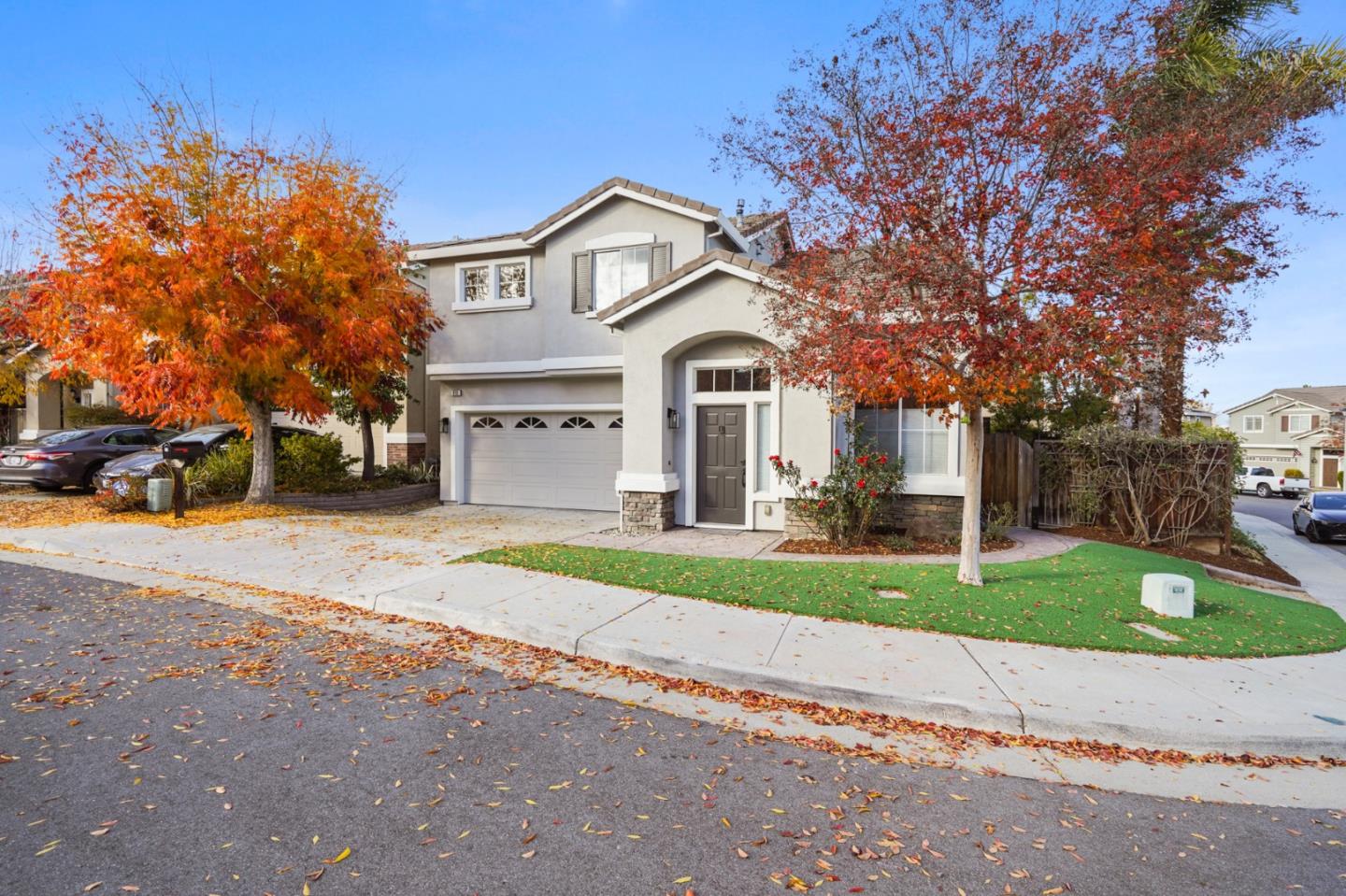 Detail Gallery Image 1 of 1 For 910 Windsor Hills Cir, San Jose,  CA 95123 - 3 Beds | 2/1 Baths