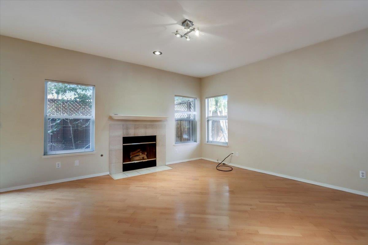 Detail Gallery Image 1 of 1 For 105 Chalet Woods Cir, Campbell,  CA 95008 - 3 Beds | 2/1 Baths