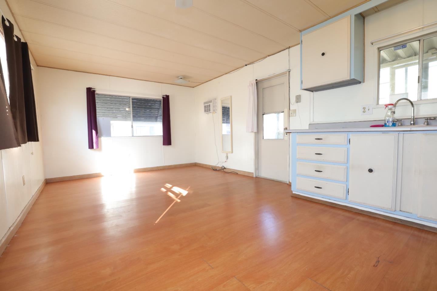 Detail Gallery Image 2 of 13 For 2399 E 14th St #55,  San Leandro,  CA 94577 - 1 Beds | 1 Baths