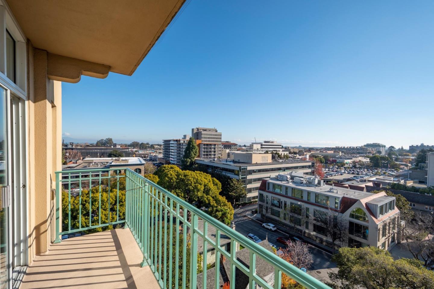Detail Gallery Image 3 of 22 For 1 Baldwin Ave #804,  San Mateo,  CA 94401 - 1 Beds | 2 Baths