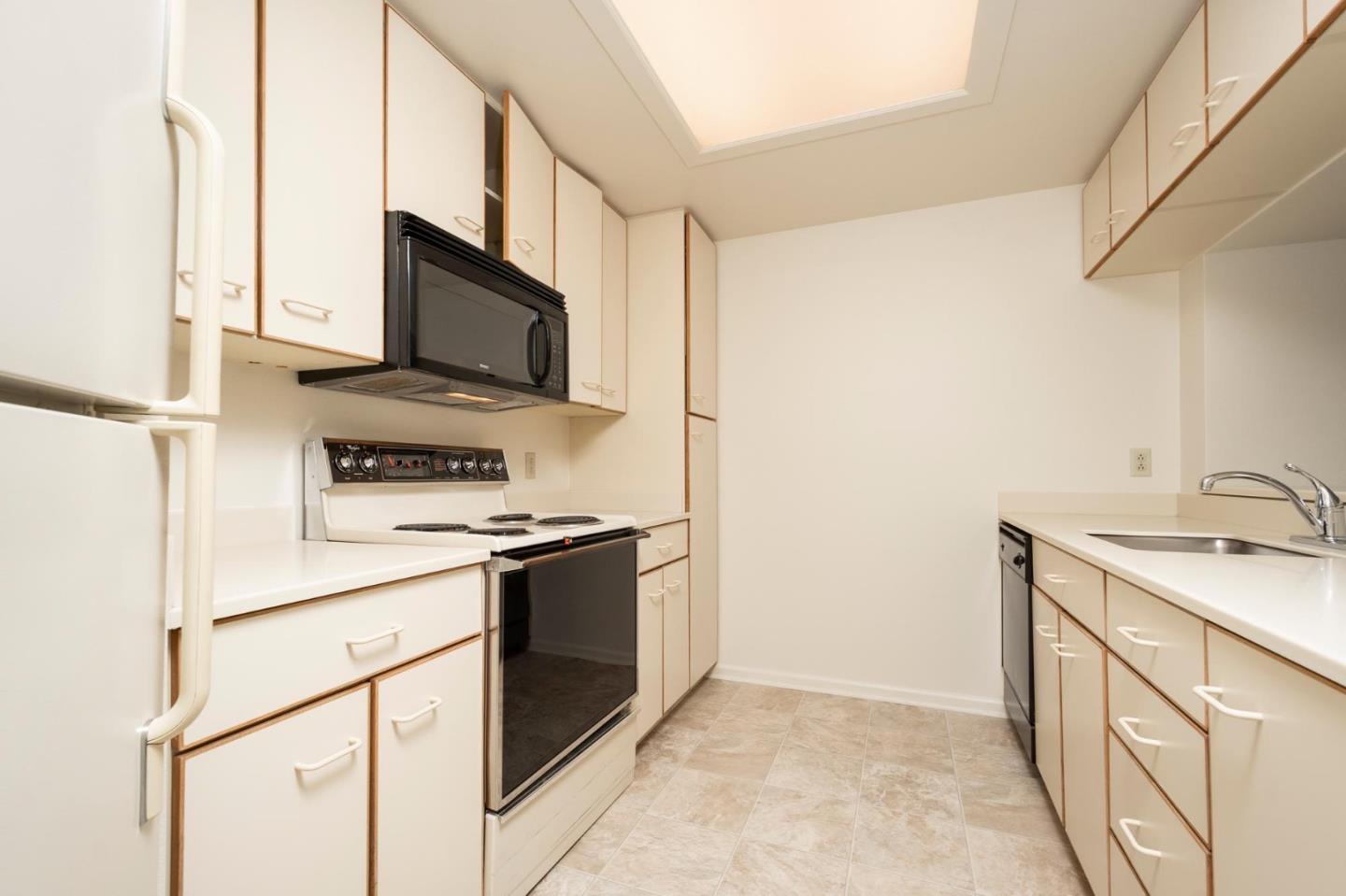 1 Baldwin Avenue # 516, San Mateo, California 94401, 2 Bedrooms Bedrooms, ,2 BathroomsBathrooms,Residential,For Sale,1 Baldwin Avenue # 516,ML81917461