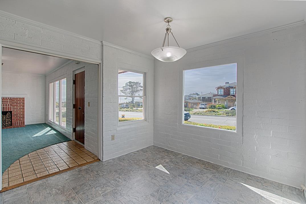 Detail Gallery Image 8 of 29 For 218 Woodrow Ave, Santa Cruz,  CA 95060 - 4 Beds | 2 Baths