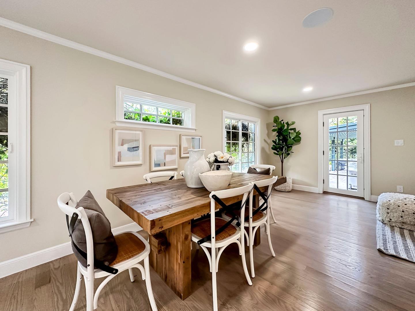 Detail Gallery Image 14 of 72 For 1254 San Raymundo Rd, Hillsborough,  CA 94010 - 5 Beds | 5 Baths