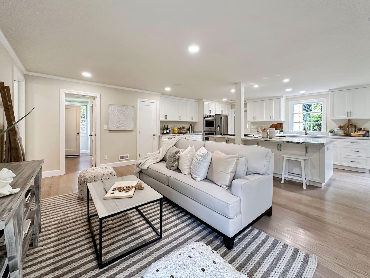 Detail Gallery Image 17 of 72 For 1254 San Raymundo Rd, Hillsborough,  CA 94010 - 5 Beds | 5 Baths