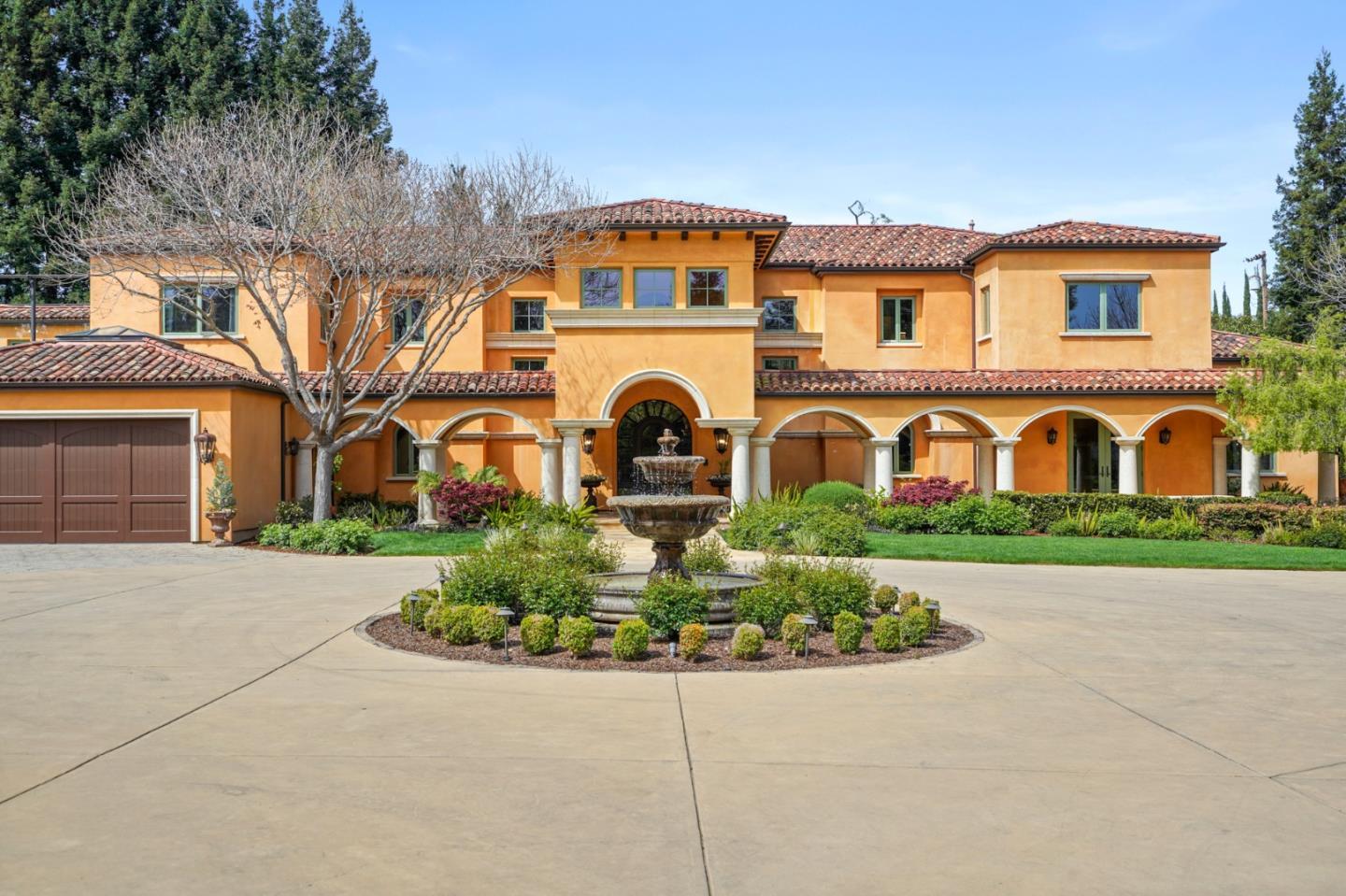 Detail Gallery Image 15 of 107 For 15121 Becky Ln, Monte Sereno,  CA 95030 - 6 Beds | 6/2 Baths