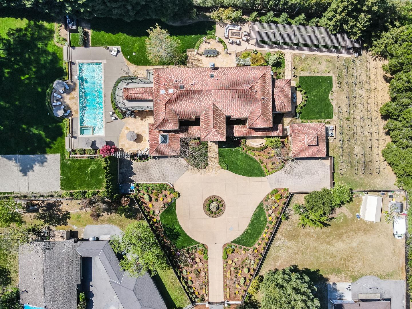 Detail Gallery Image 21 of 107 For 15121 Becky Ln, Monte Sereno,  CA 95030 - 6 Beds | 6/2 Baths