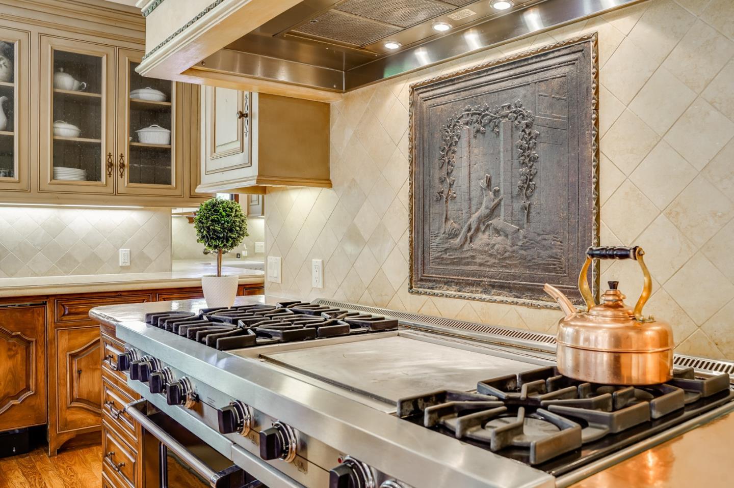 Detail Gallery Image 46 of 107 For 15121 Becky Ln, Monte Sereno,  CA 95030 - 6 Beds | 6/2 Baths