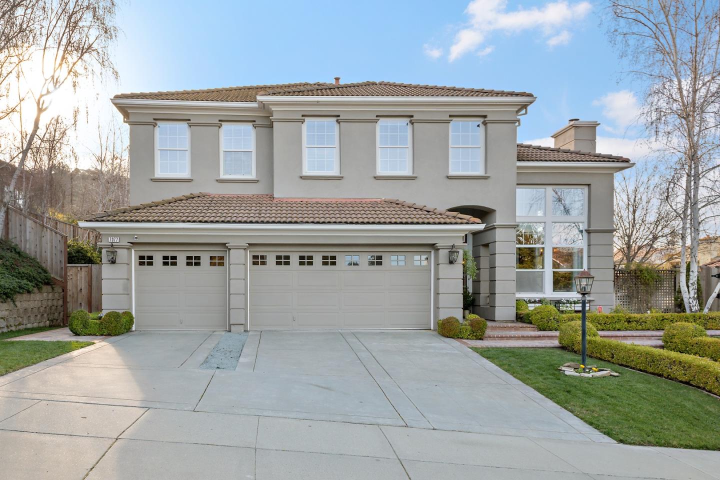 Detail Gallery Image 1 of 1 For 7077 Hollow Lake Way, San Jose,  CA 95120 - 4 Beds | 3/1 Baths