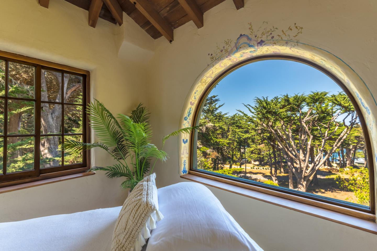 Detail Gallery Image 22 of 27 For 232 Highway 1, Carmel,  CA 93923 - 4 Beds | 4/1 Baths