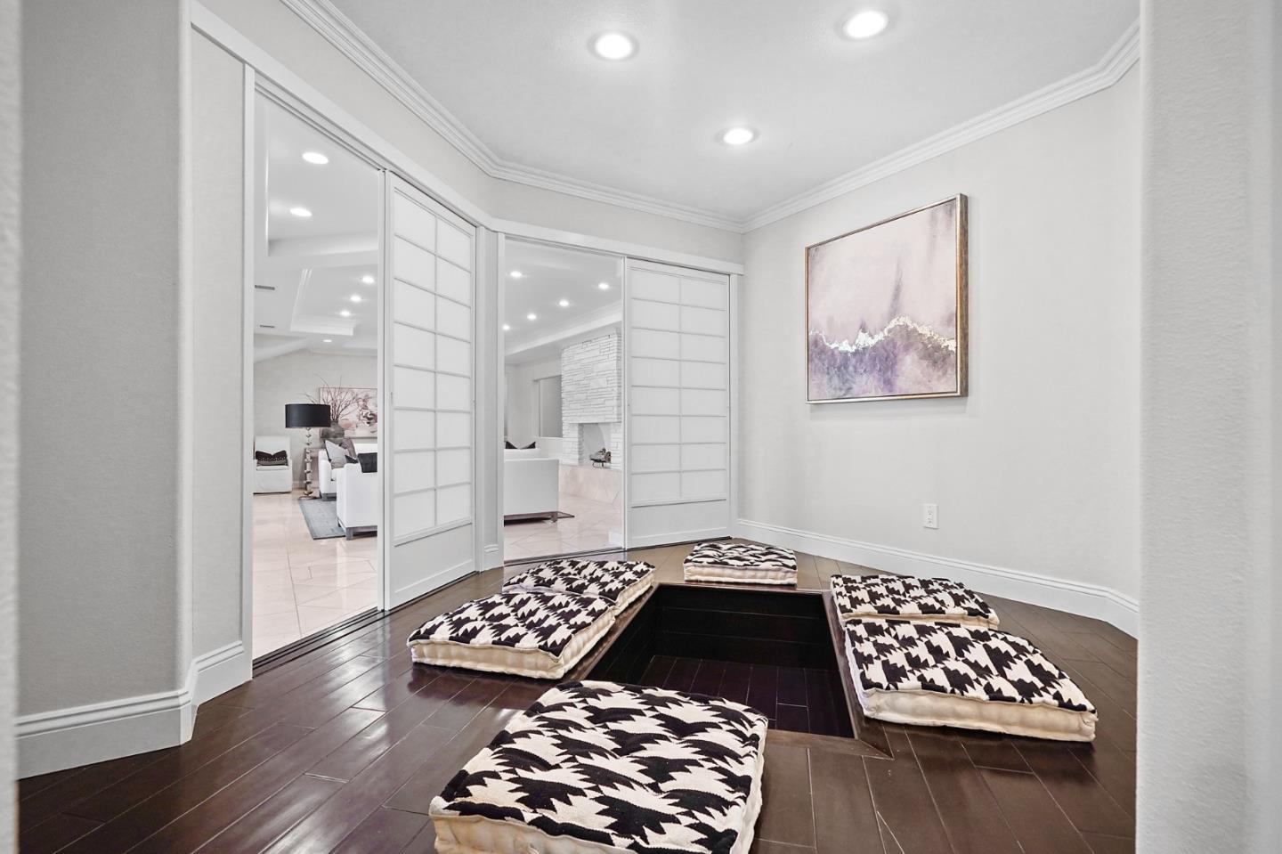 Detail Gallery Image 16 of 52 For 11331 Entrada Pl, Los Altos,  CA 94024 - 5 Beds | 5/1 Baths