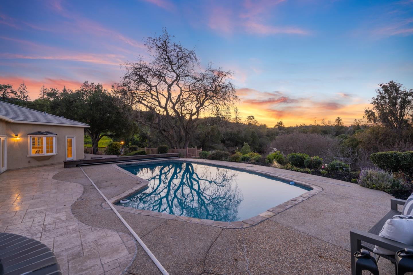Detail Gallery Image 46 of 52 For 11331 Entrada Pl, Los Altos,  CA 94024 - 5 Beds | 5/1 Baths