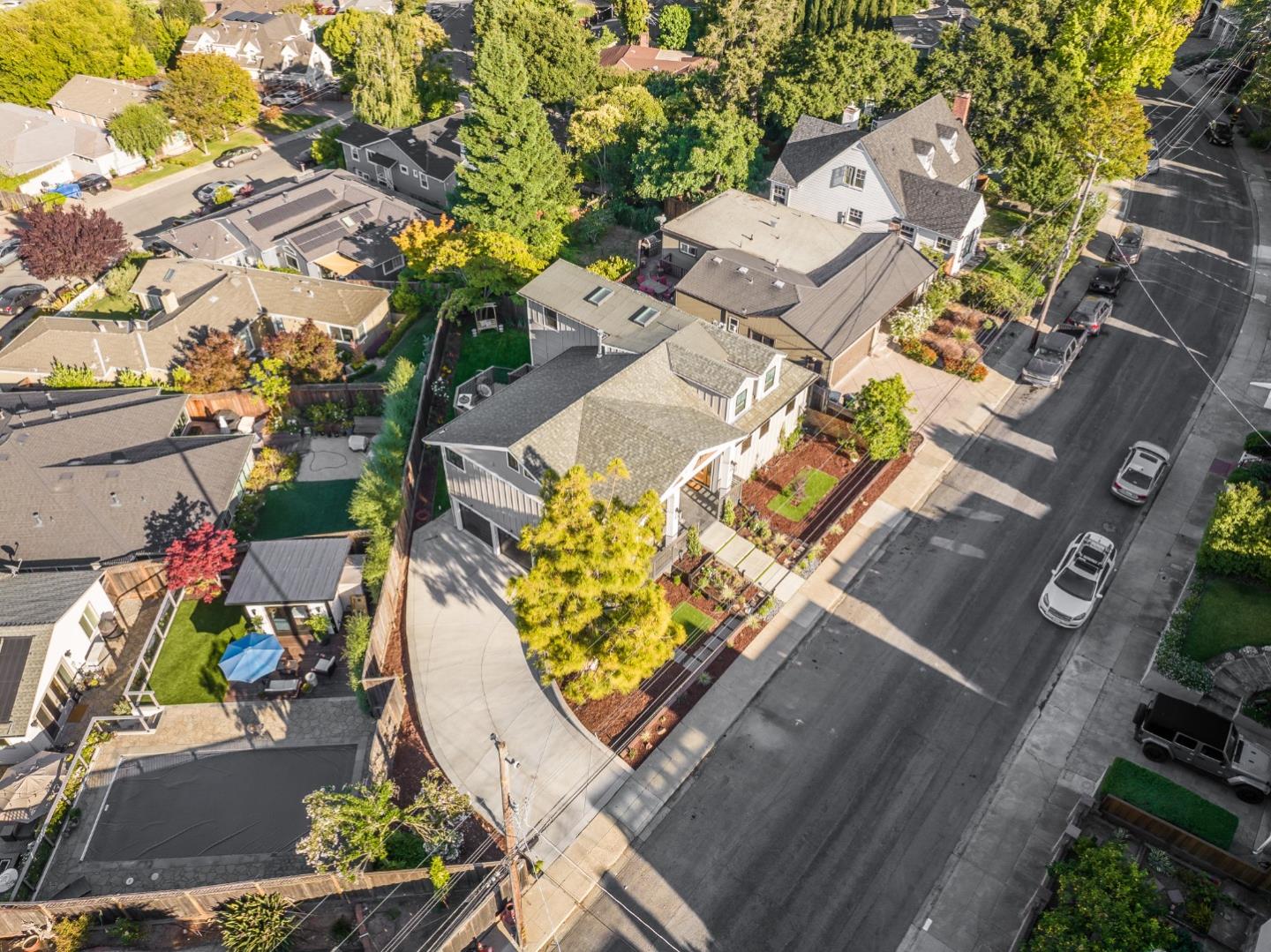 Detail Gallery Image 106 of 110 For 125 Garnet Ave, San Carlos,  CA 94070 - 5 Beds | 4 Baths