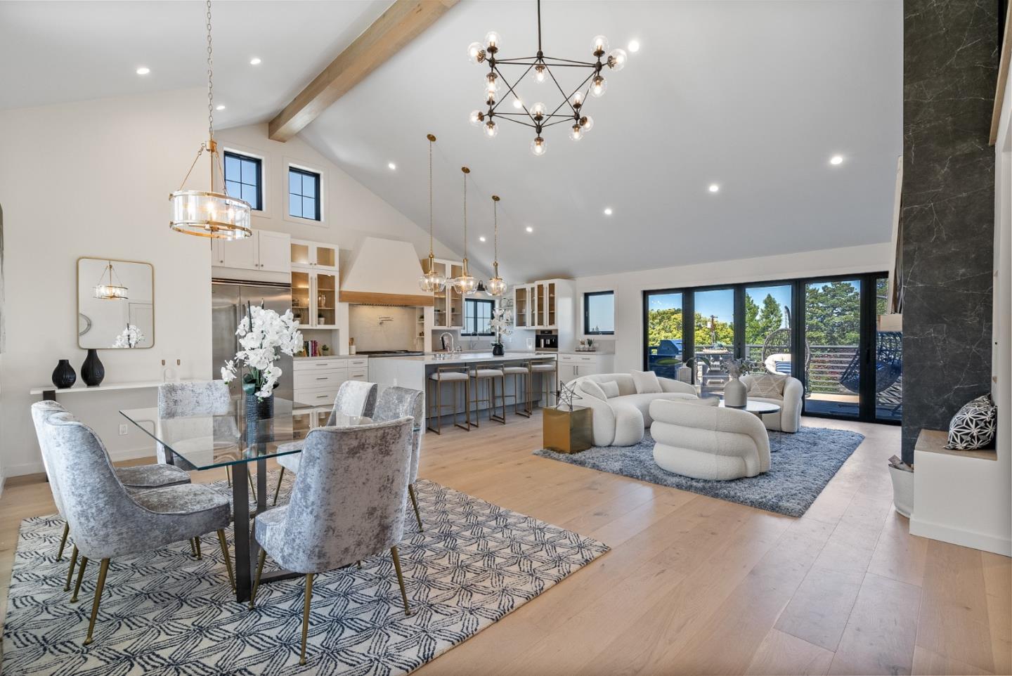 Detail Gallery Image 3 of 110 For 125 Garnet Ave, San Carlos,  CA 94070 - 5 Beds | 4 Baths
