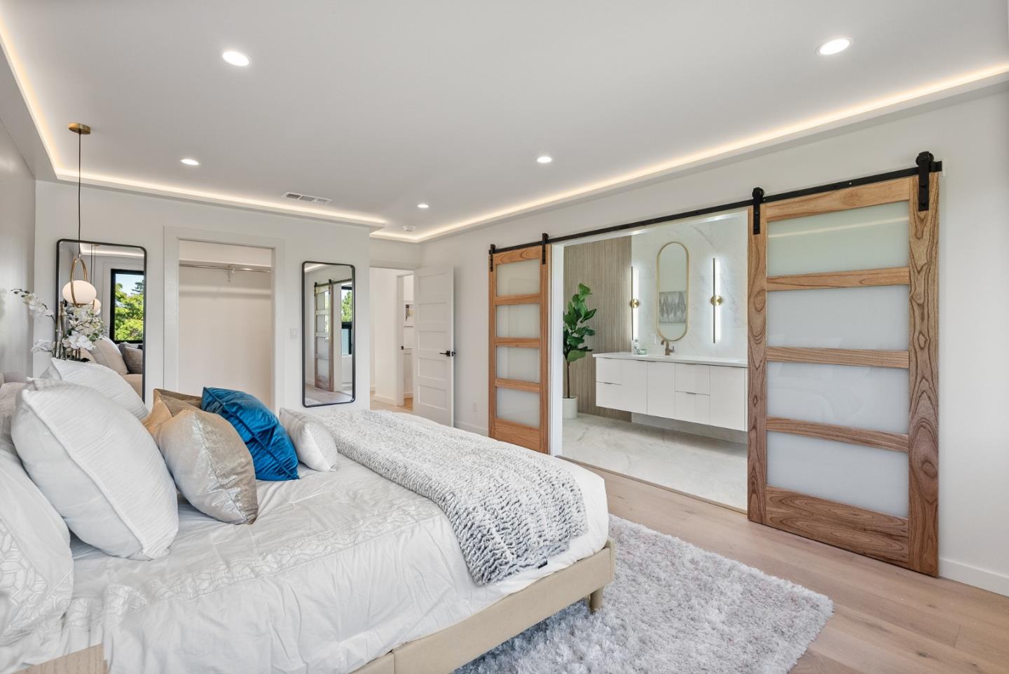Detail Gallery Image 43 of 110 For 125 Garnet Ave, San Carlos,  CA 94070 - 5 Beds | 4 Baths