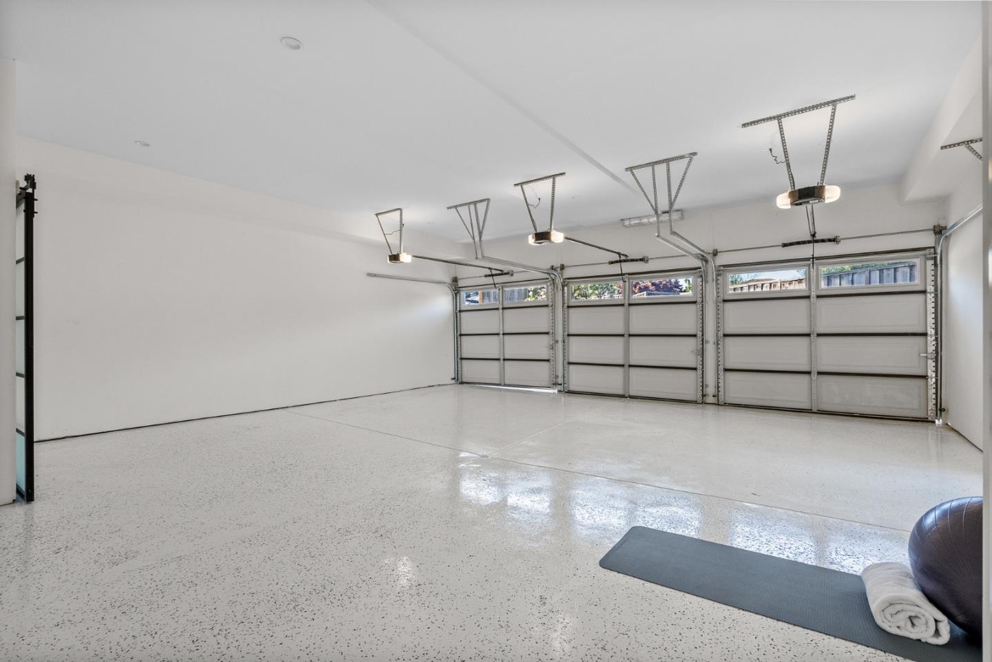 Detail Gallery Image 51 of 110 For 125 Garnet Ave, San Carlos,  CA 94070 - 5 Beds | 4 Baths