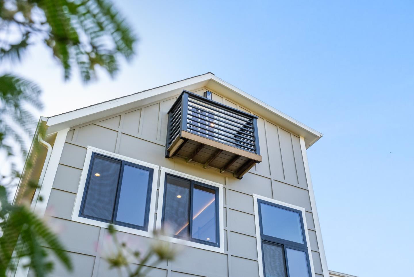 Detail Gallery Image 74 of 110 For 125 Garnet Ave, San Carlos,  CA 94070 - 5 Beds | 4 Baths