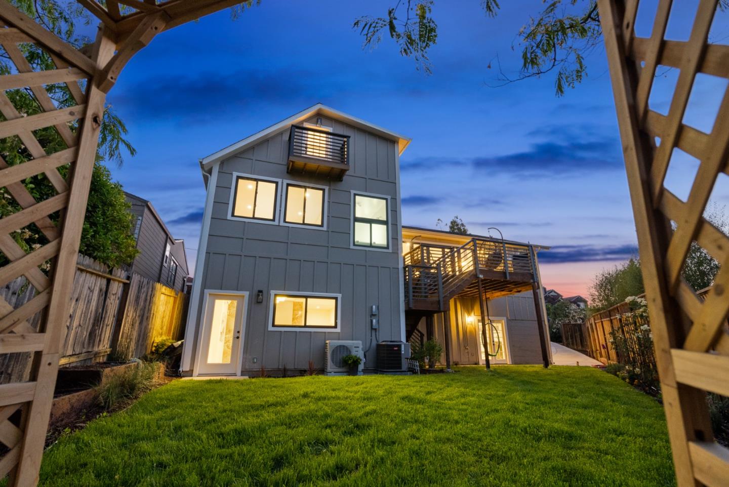 Detail Gallery Image 97 of 110 For 125 Garnet Ave, San Carlos,  CA 94070 - 5 Beds | 4 Baths