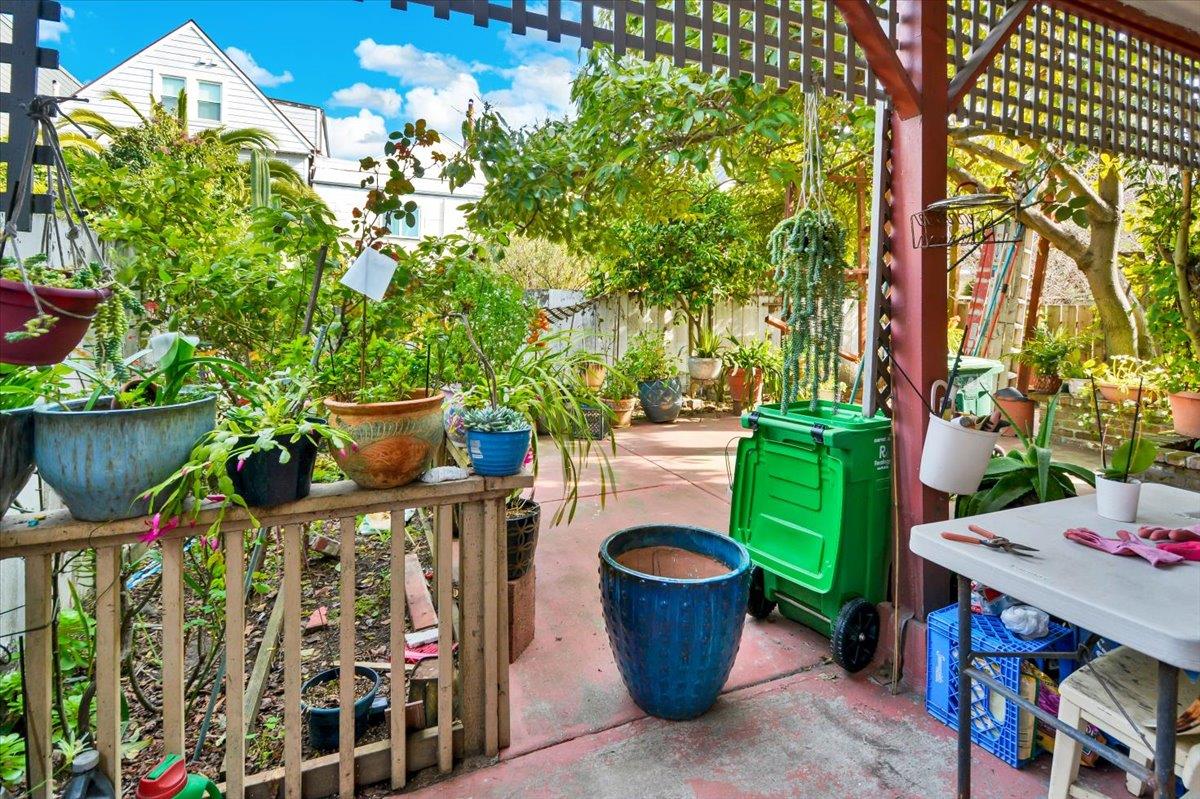 Detail Gallery Image 30 of 52 For 835 Alabama St, San Francisco,  CA 94110 - 4 Beds | 2/1 Baths