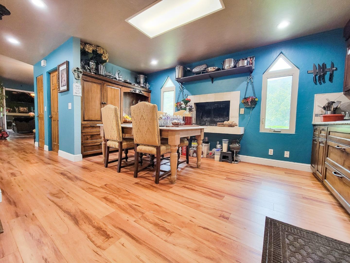 Detail Gallery Image 10 of 30 For 25949 Deer Run Ln, Salinas,  CA 93908 - 2 Beds | 2/1 Baths