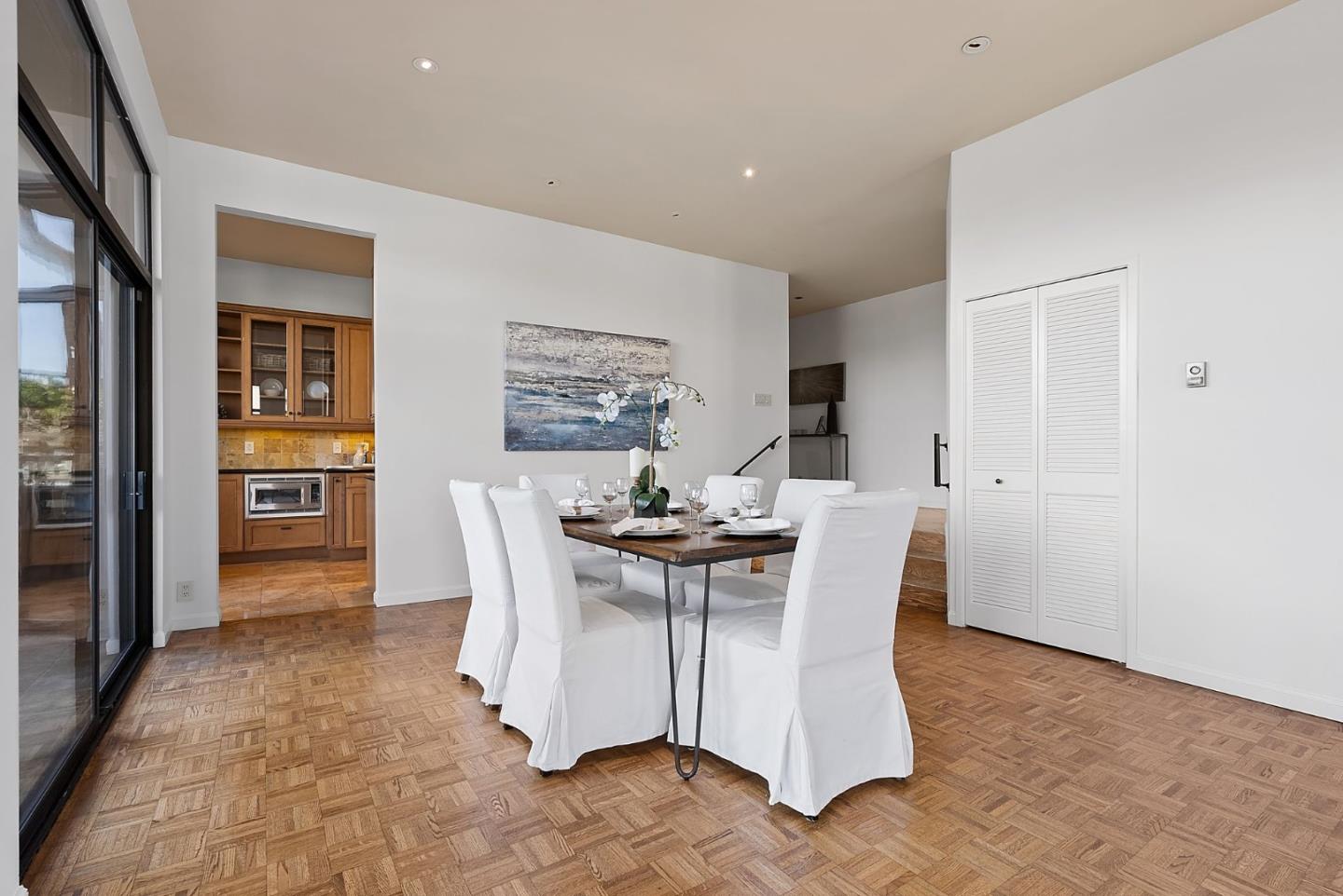 Detail Gallery Image 10 of 55 For 2390 Hyde St 1a,  San Francisco,  CA 94109 - 3 Beds | 2 Baths