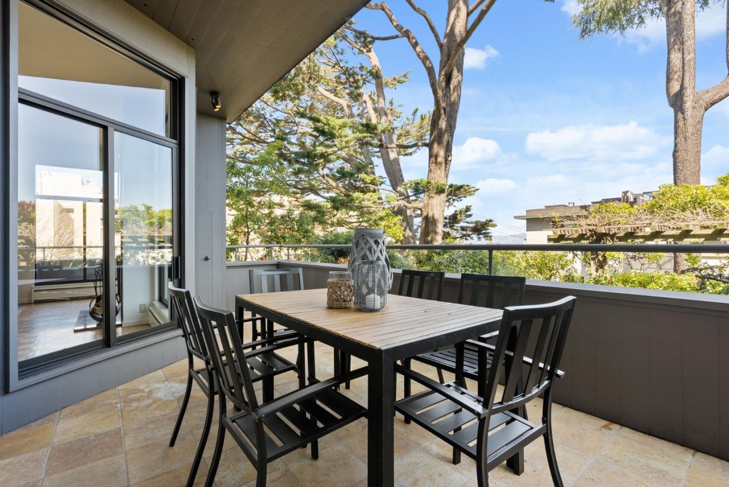 Detail Gallery Image 43 of 55 For 2390 Hyde St 1a,  San Francisco,  CA 94109 - 3 Beds | 2 Baths