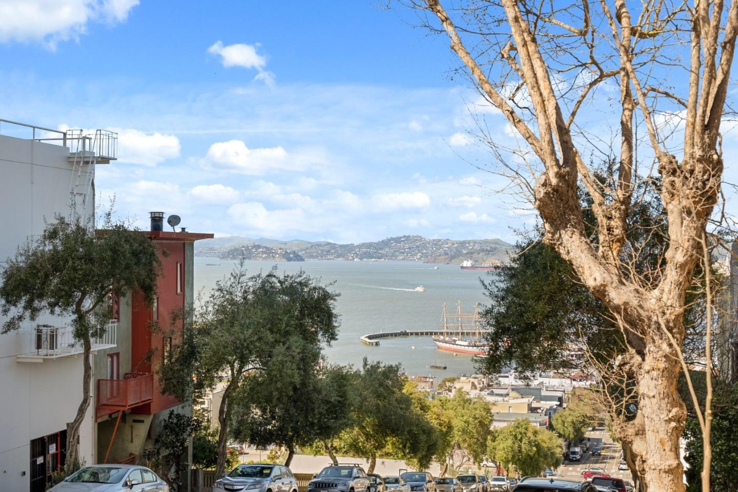 Detail Gallery Image 49 of 55 For 2390 Hyde St 1a,  San Francisco,  CA 94109 - 3 Beds | 2 Baths