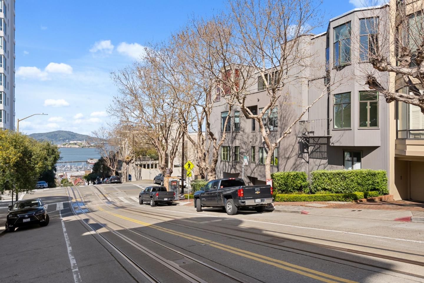 Detail Gallery Image 7 of 55 For 2390 Hyde St 1a,  San Francisco,  CA 94109 - 3 Beds | 2 Baths