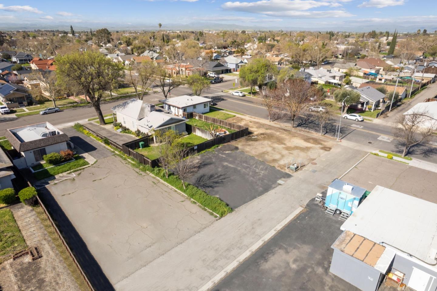 422 J Street, Los Banos, California 93635, ,Land,For Sale,422 J Street,ML81922762