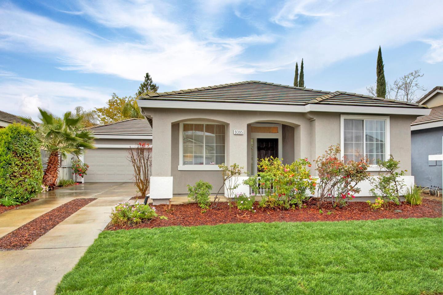 Detail Gallery Image 1 of 1 For 9395 Bennoel Way, Elk Grove,  CA 95758 - 4 Beds | 2 Baths