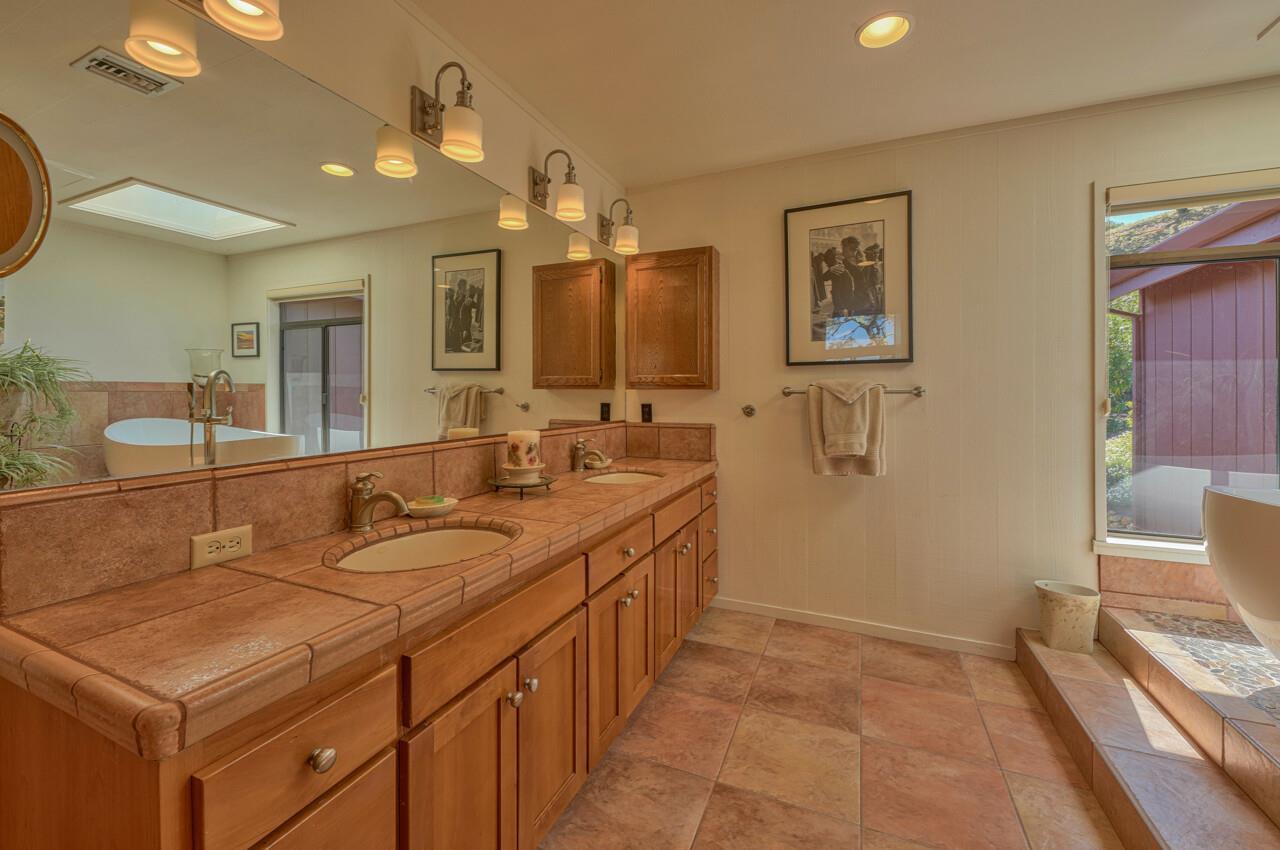 Detail Gallery Image 27 of 64 For 13045 Paseo Barranco, Salinas,  CA 93908 - 6 Beds | 4/1 Baths