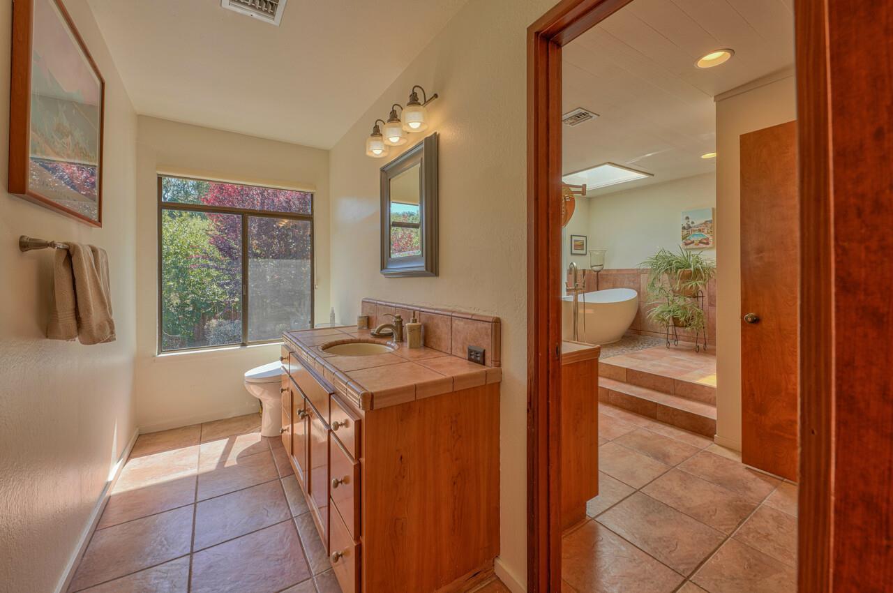 Detail Gallery Image 31 of 64 For 13045 Paseo Barranco, Salinas,  CA 93908 - 6 Beds | 4/1 Baths