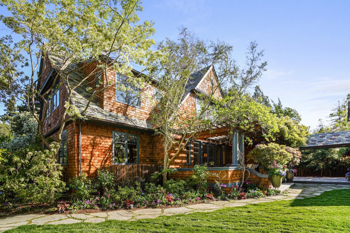 Detail Gallery Image 32 of 113 For 535 Kingsley Ave, Palo Alto,  CA 94301 - 5 Beds | 3/1 Baths