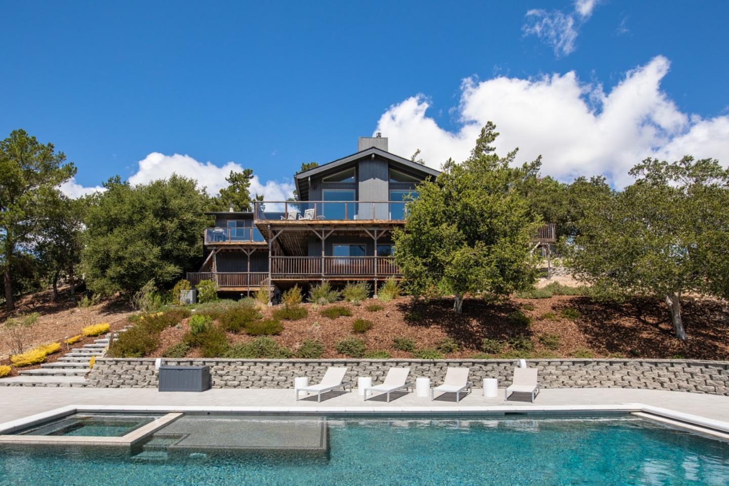Detail Gallery Image 10 of 31 For 31660 via La Estrella, Carmel Valley,  CA 93924 - 5 Beds | 4/1 Baths